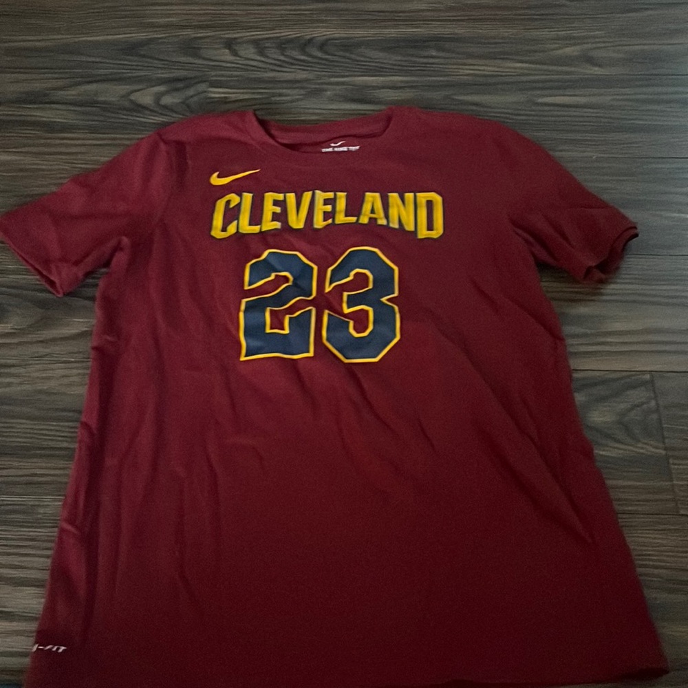 Lebron James cleveland cavaliers tee